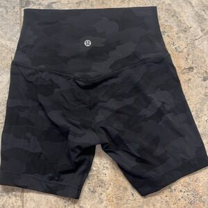 Lululemon Align 6” black camouflage biker shorts size 4